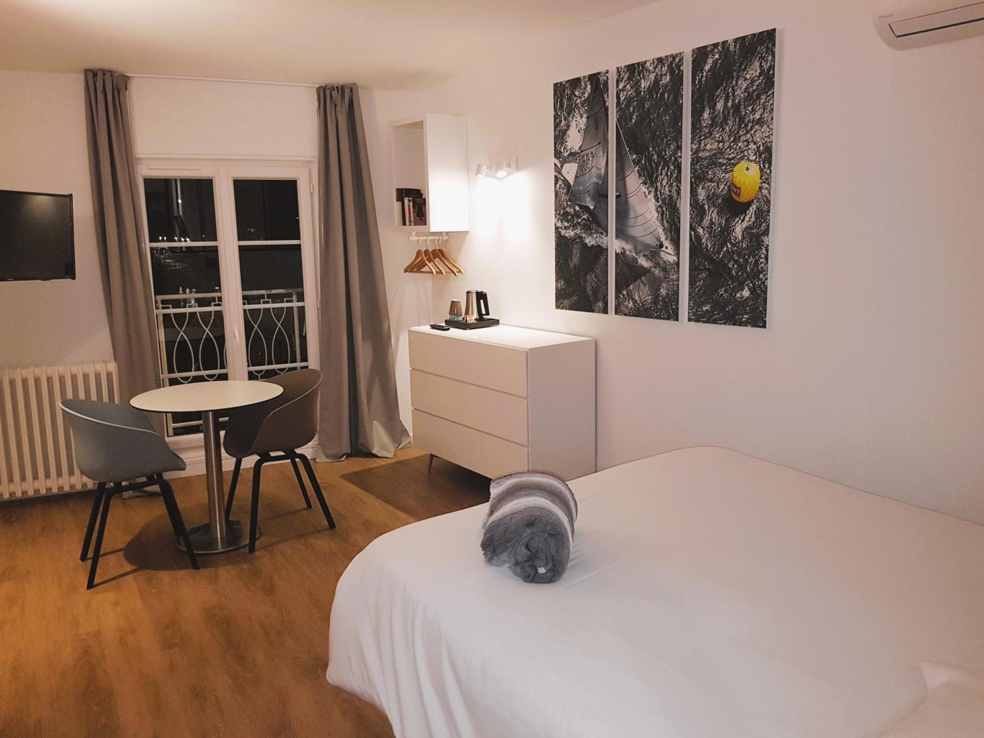 Hotel La Marine, Vieux Port Ла-Рошель Экстерьер фото