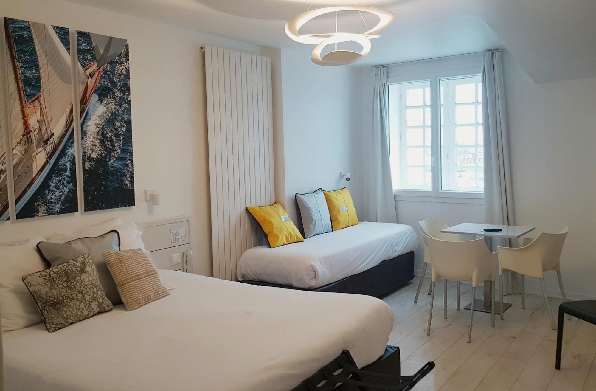 Hotel La Marine, Vieux Port Ла-Рошель Экстерьер фото