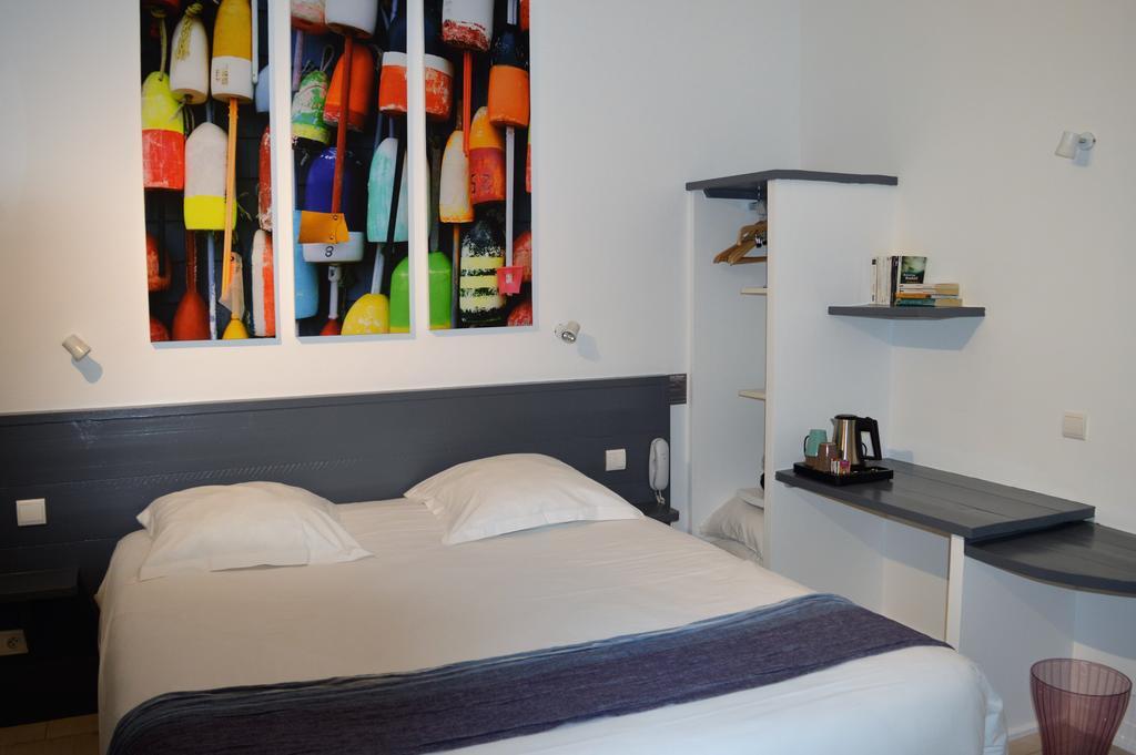 Hotel La Marine, Vieux Port Ла-Рошель Экстерьер фото