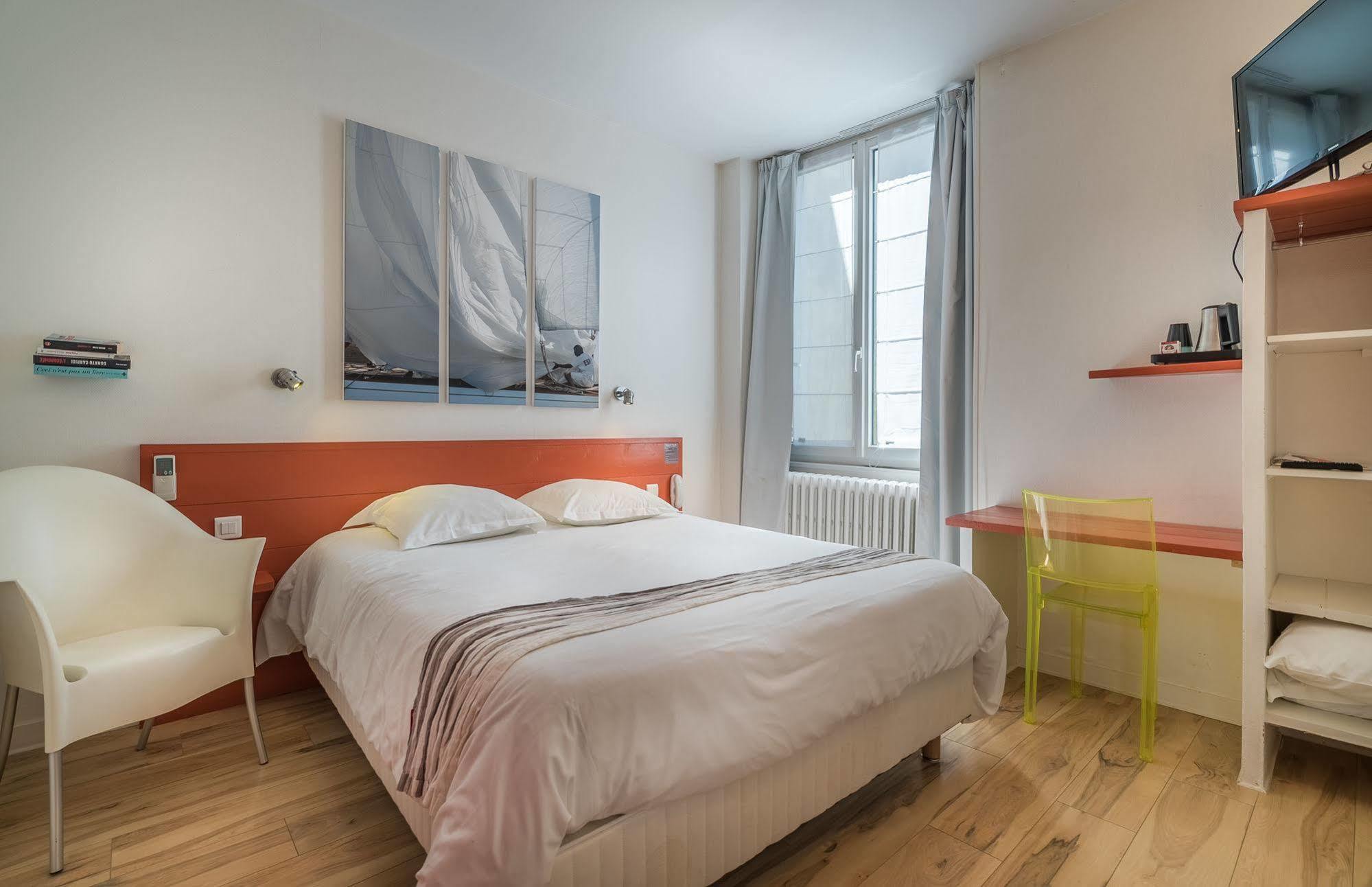 Hotel La Marine, Vieux Port Ла-Рошель Экстерьер фото